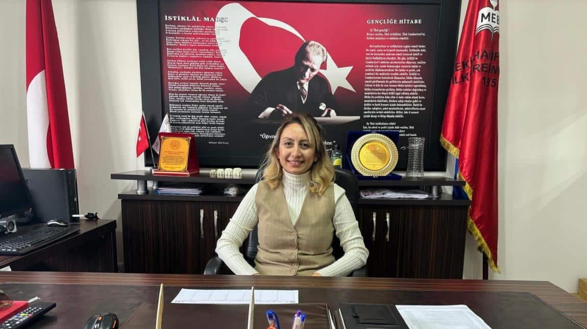 Hatice Nazlı DİKMEN - Okul Müdürü