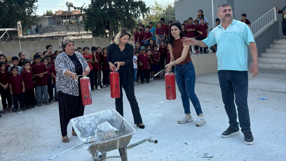 OKULUMUZDA YANGIN TATBİKATI YAPILDI.